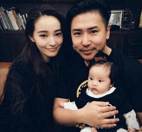 明星亲姐弟互相爆料视频,爆笑视频揭露娱乐圈幕后趣事 第2张 明星亲姐弟互相爆料视频,爆笑视频揭露娱乐圈幕后趣事 第2张