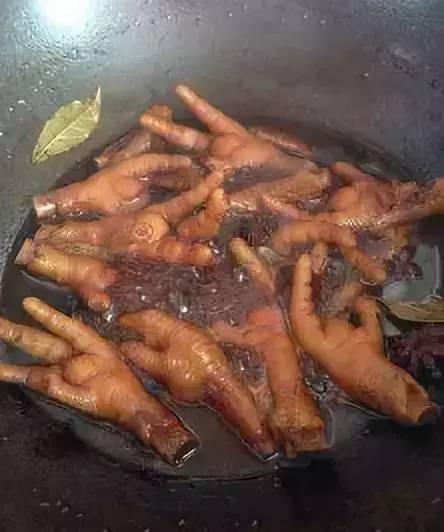 爆料人卖鸡爪视频,视频爆料背后的惊人真相  第2张 爆料人卖鸡爪视频,视频爆料背后的惊人真相  第2张