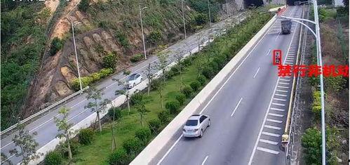 高速公路爆料事件视频,惊险瞬间,行车安全警钟长鸣  第3张 高速公路爆料事件视频,惊险瞬间,行车安全警钟长鸣  第3张