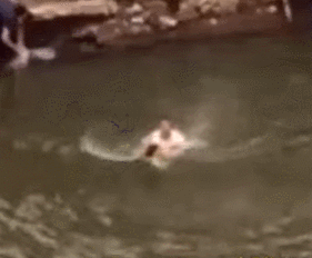 水鬼视频在线观看,在线观看带你领略神秘水下世界  第2张